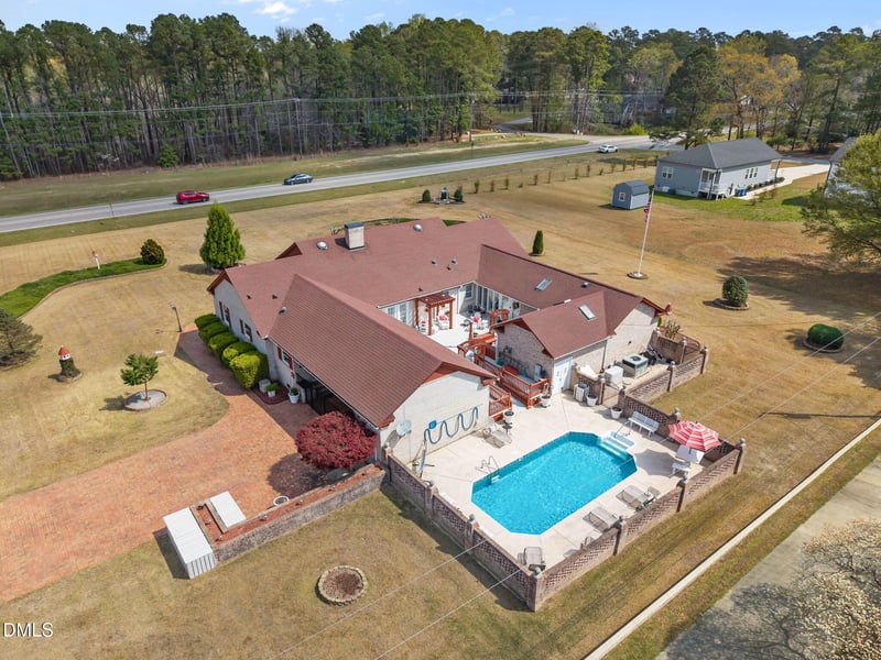 801 Lakeside Dr, Lillington, NC 27546