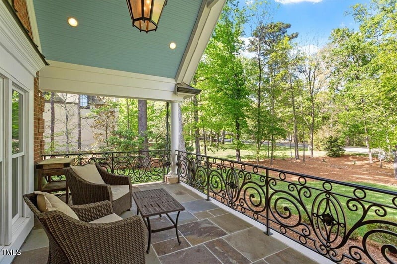 801 Pinehurst Dr, Chapel Hill, NC 27517