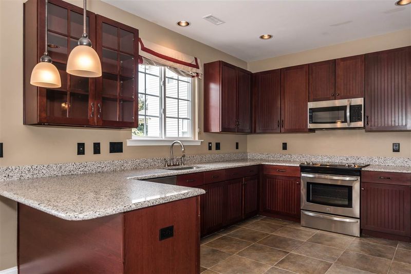 801 Roni Ct, Cary, NC 27519
