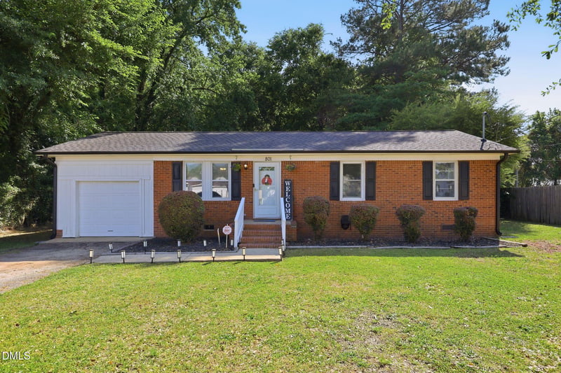 801 Sampson Ave, Dunn, NC 28334