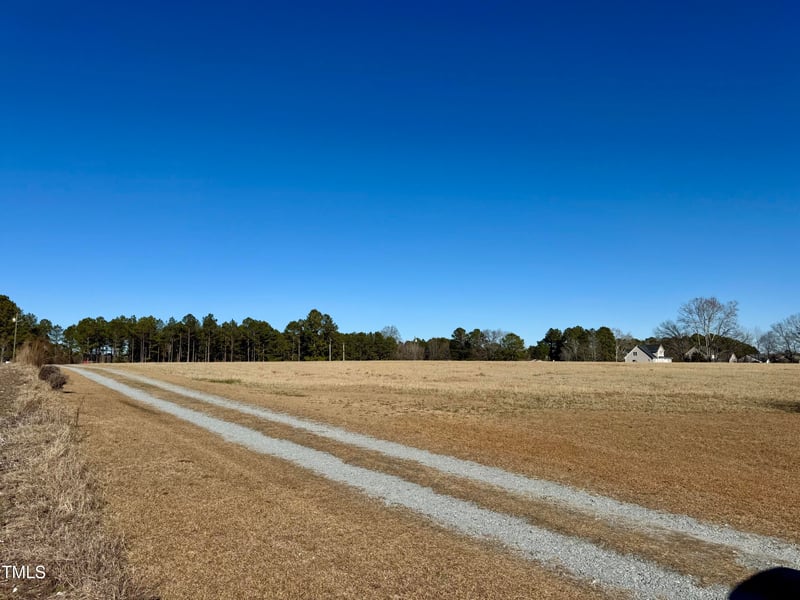 801 Shade Tree Rd, Benson, NC 27504