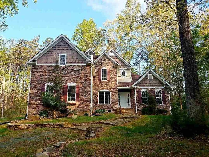 801 Tilleys Branch Rd, Chapel Hill, NC 27516