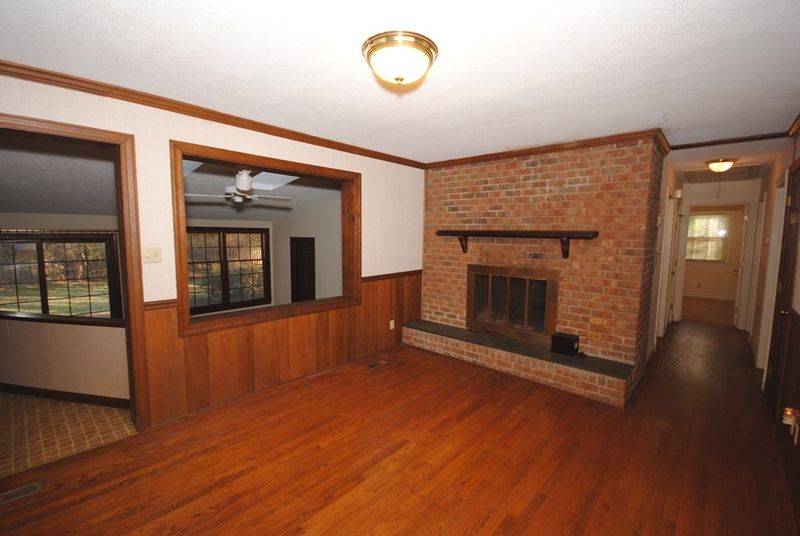801 Tinkerbell Rd, Chapel Hill, NC 27517
