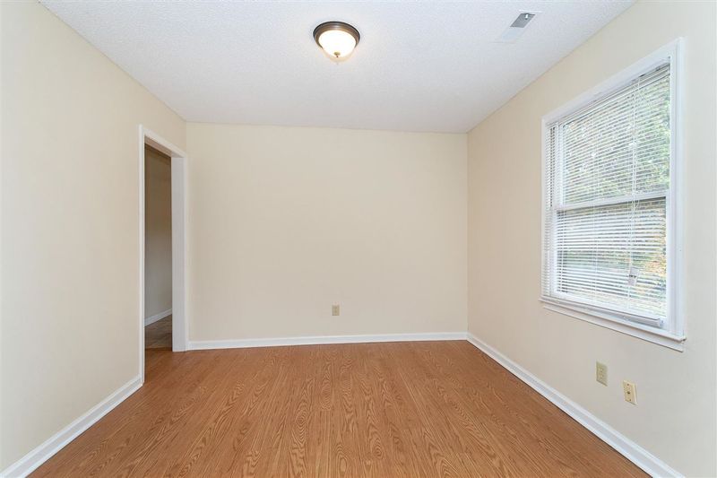 8010 Brown Bark Pl, Raleigh, NC 27615