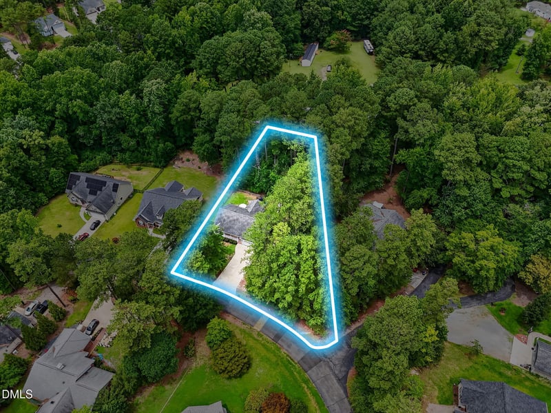 8012 Royal Dr, Sanford, NC 27332