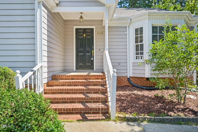8012 Thomasville Ct, Raleigh, NC 27612