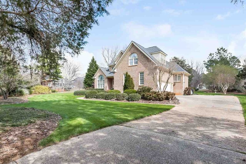 8014 Hogan Dr, Wake Forest, NC 27587