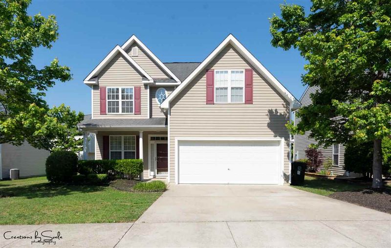 8015 Willowglen Dr, Raleigh, NC 27616