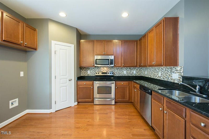 8016 Sycamore Hill Ln, Raleigh, NC 27612