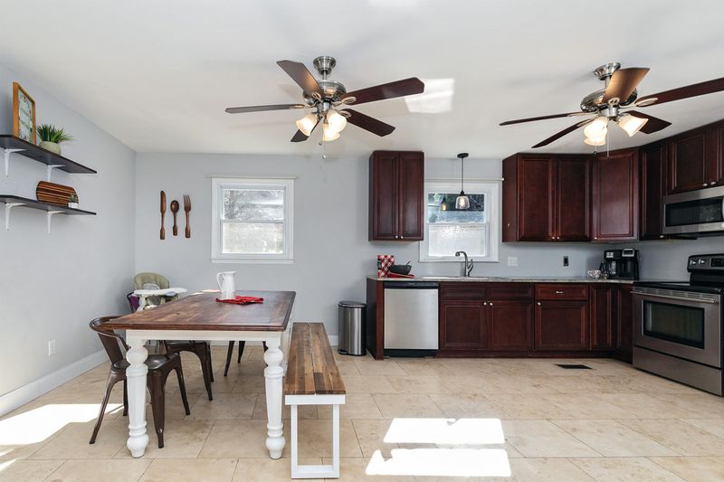 8017 Deer Meadow Dr, Apex, NC 27539