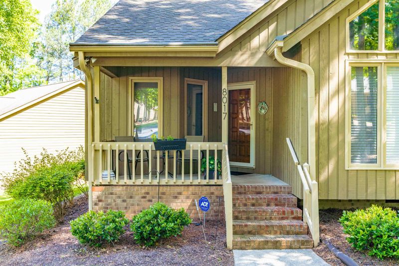 8017 Grey Oak Dr, Raleigh, NC 27615