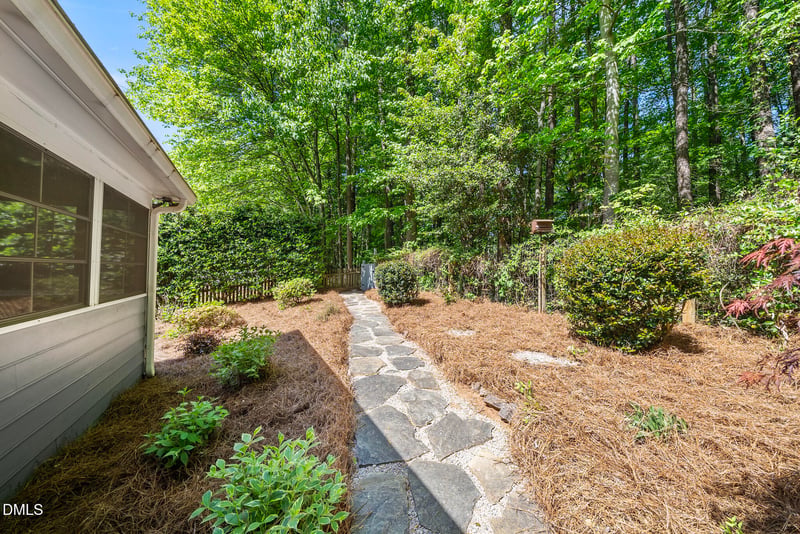 8017 Knebworth Ct, Raleigh, NC 27613