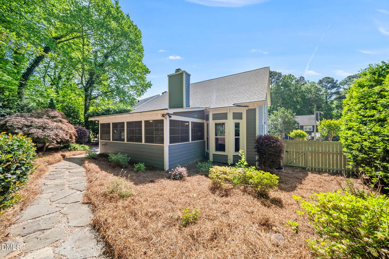 8017 Knebworth Ct, Raleigh, NC 27613