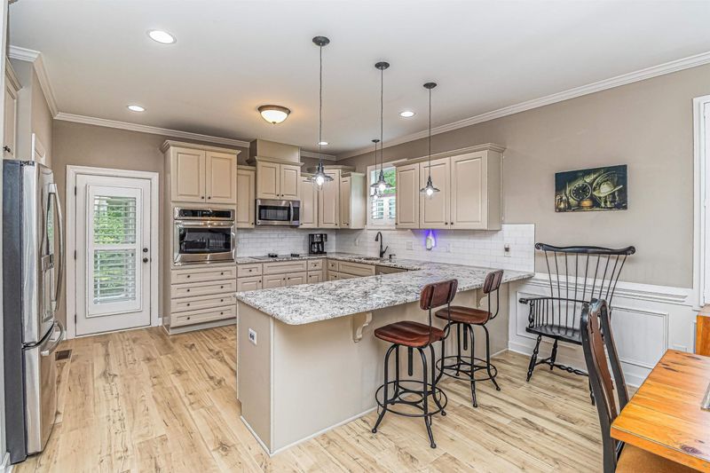8017 N Pine Shadows Dr, Garner, NC 27529