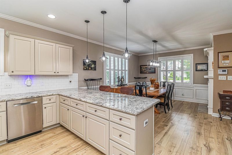 8017 N Pine Shadows Dr, Garner, NC 27529