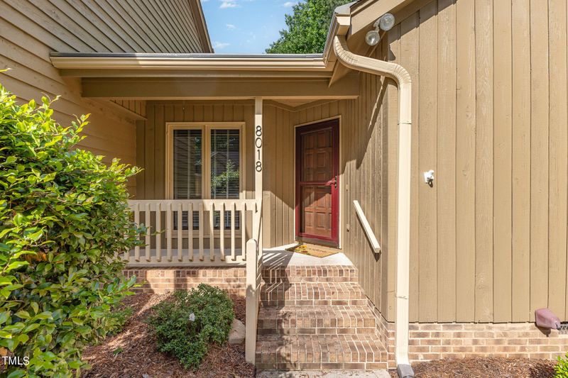 8018 Grey Oak Dr, Raleigh, NC 27615