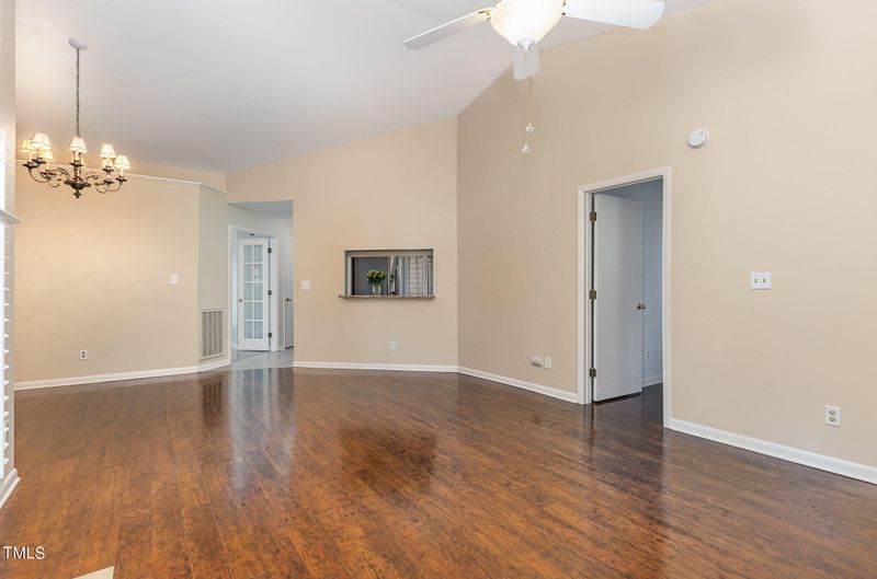 8018 Grey Oak Dr, Raleigh, NC 27615
