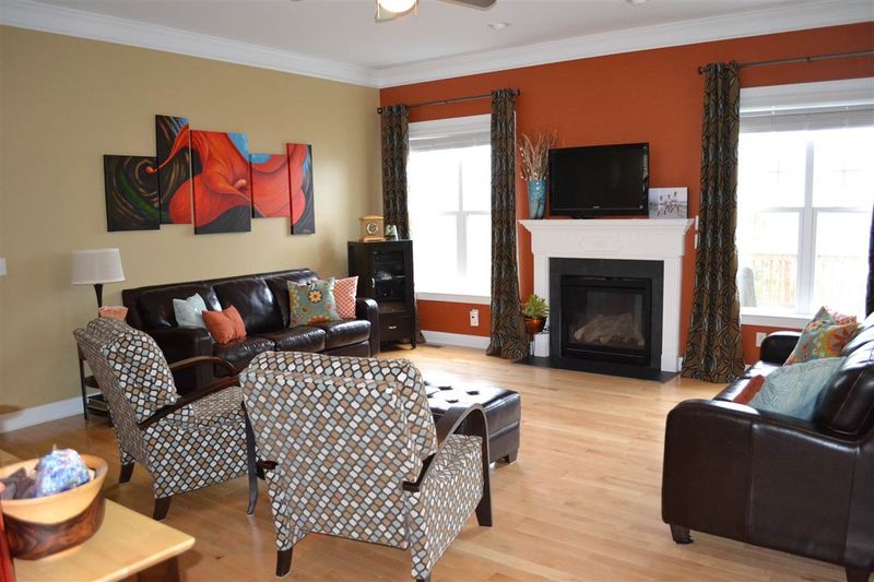 8018 Wade Green Pl, Cary, NC 27519