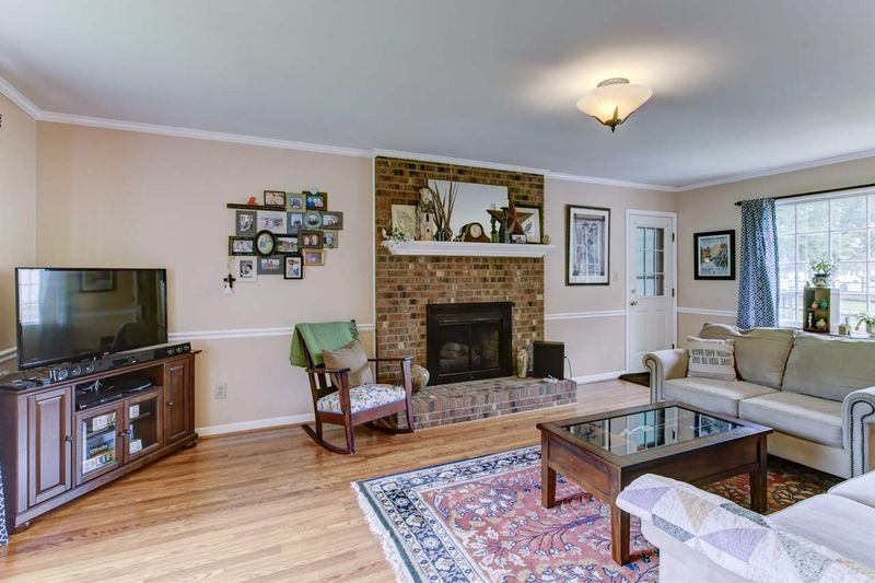 802 E Chatham St, Apex, NC 27502
