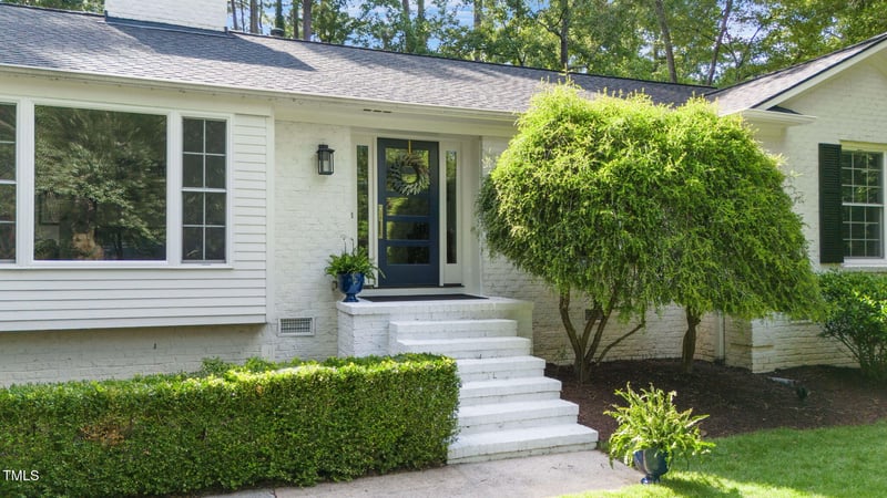 802 Churchill Dr, Chapel Hill, NC 27510