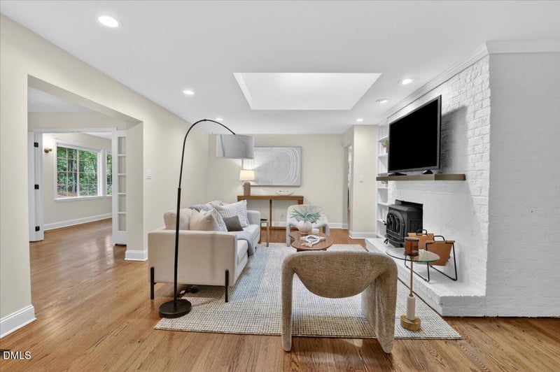 802 Churchill Dr, Chapel Hill, NC 27517