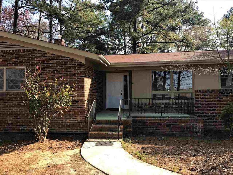 802 N Crescent Dr, Creedmoor, NC 27522