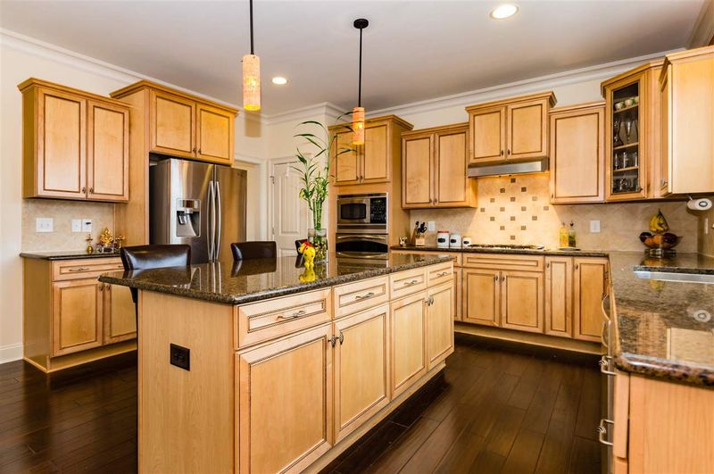 802 Greystone Crest Way, Cary, NC 27519