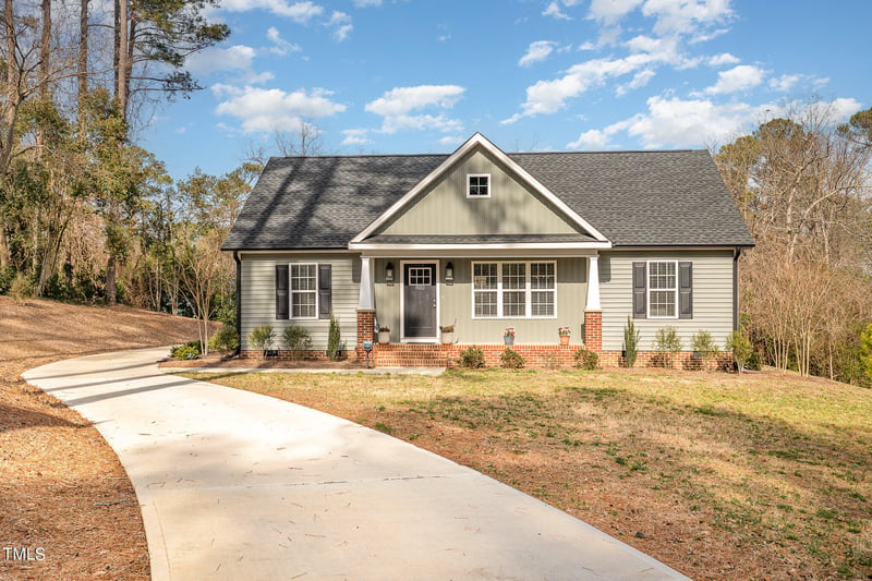 802 W Harnett St, Lillington, NC 27546