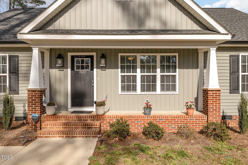 802 W Harnett St, Lillington, NC 27546
