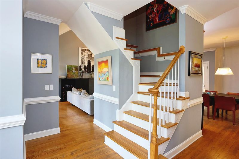 802 Highgrove Dr, Chapel Hill, NC 27516
