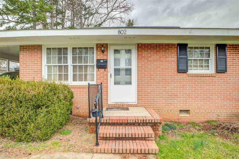 802 Lakeside Dr, Garner, NC 27529