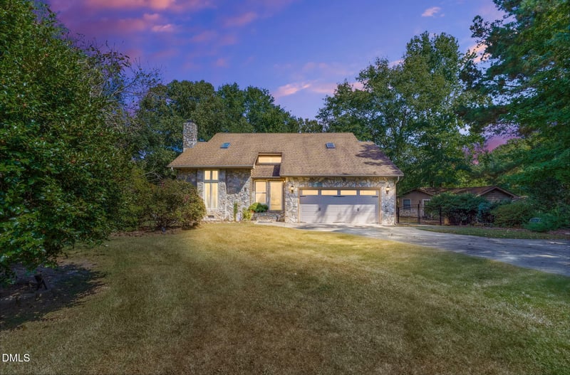 802 Lincoln St, Benson, NC 27504