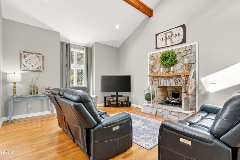 802 Lincoln St, Benson, NC 27504