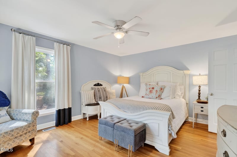 802 Lincoln St, Benson, NC 27504