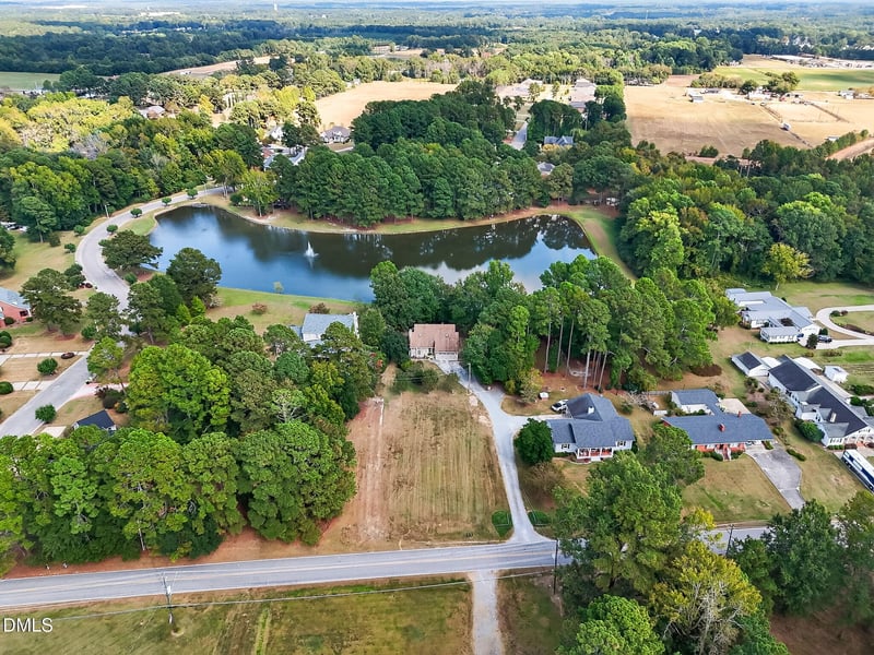 802 Lincoln St, Benson, NC 27504