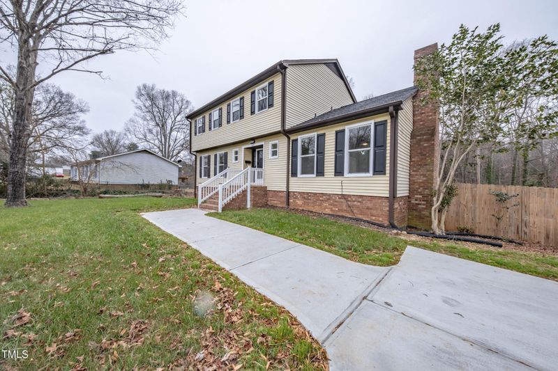 802 S Sellars Mill Rd, Burlington, NC 27217