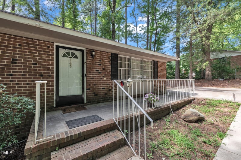 802 Terrace View Dr, Chapel Hill, NC 27516