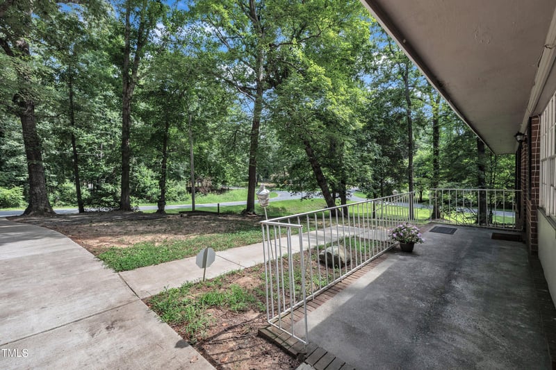 802 Terrace View Dr, Chapel Hill, NC 27516