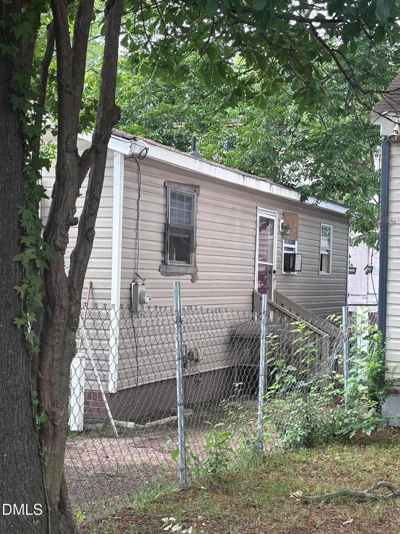 802 Vardaman St, Raleigh, NC 27610