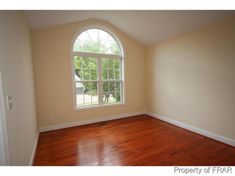 8020 Trout Creek Rd, Fayetteville, NC 28304