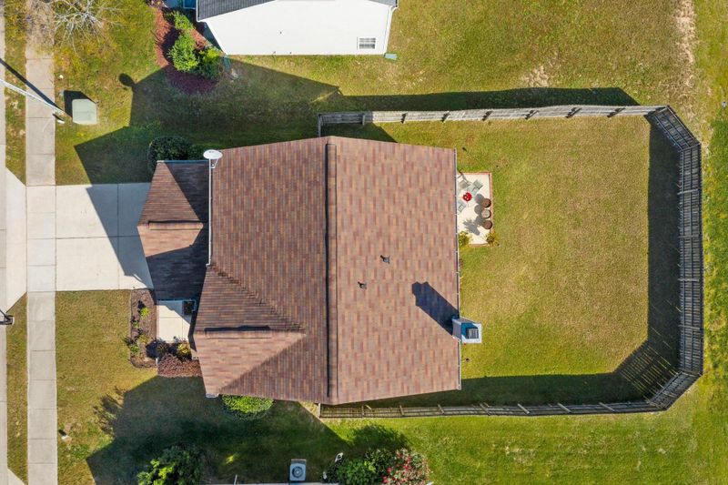 8020 Wesley Farm Dr, Raleigh, NC 27616