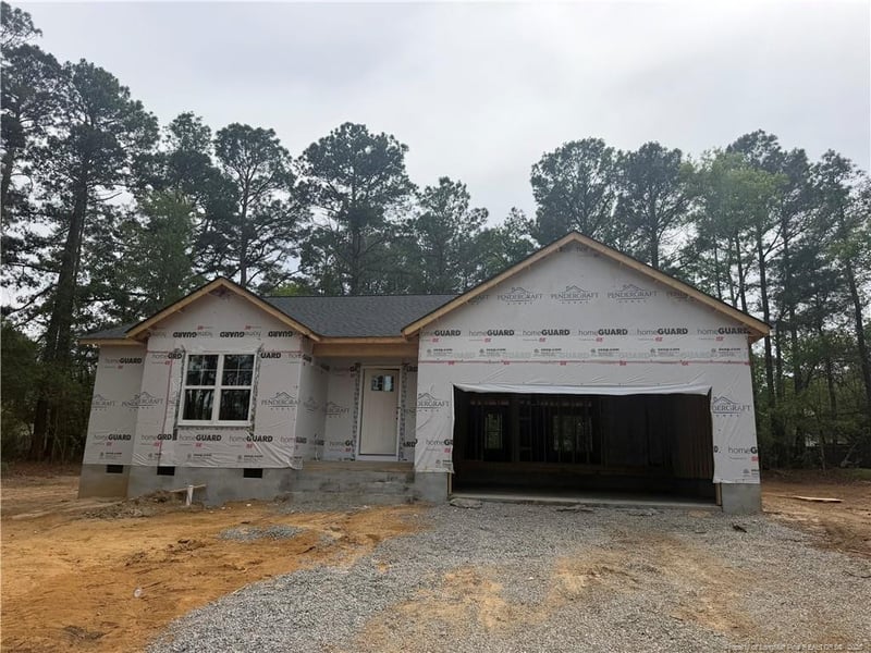 8021 Blaze Ct, Fayetteville, NC 28314
