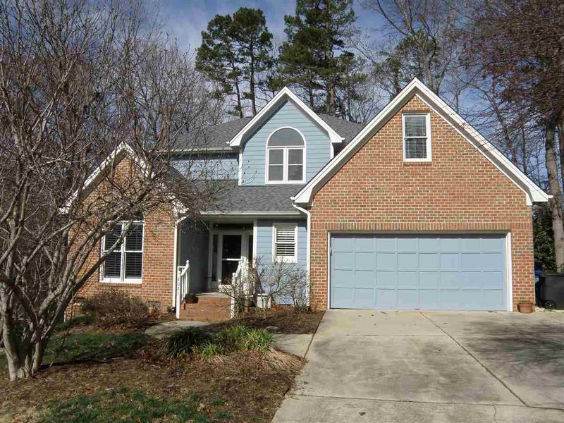 8021 Gabriels Bend Dr, Raleigh, NC 27612
