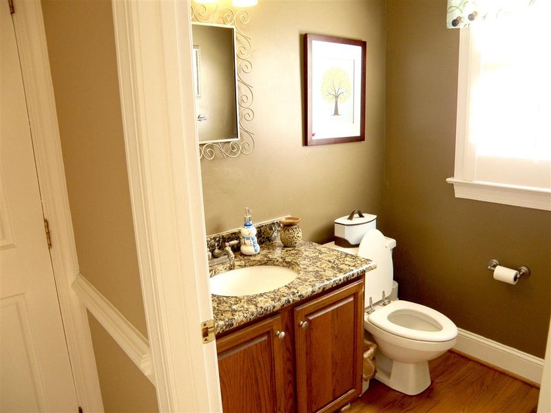 8021 Gabriels Bend Dr, Raleigh, NC 27612