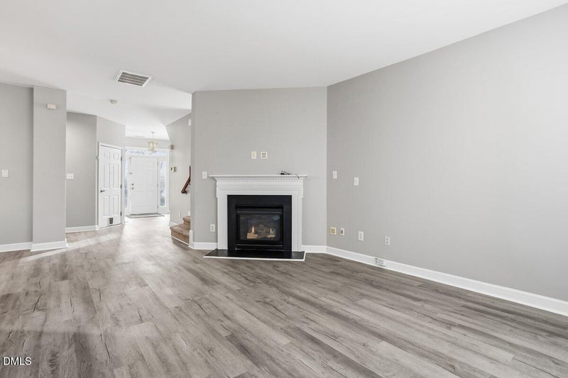 8021 Thrush Ridge Ln, Raleigh, NC 27615