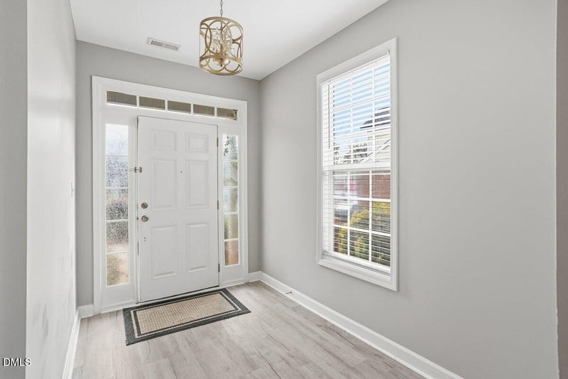 8021 Thrush Ridge Ln, Raleigh, NC 27615