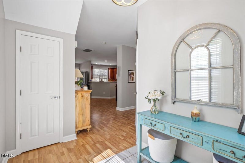 8021 Thrush Ridge Ln, Raleigh, NC 27615