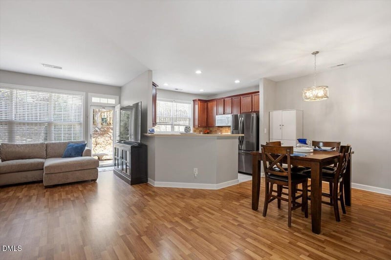 8021 Thrush Ridge Ln, Raleigh, NC 27615