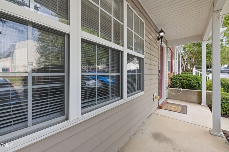 8022 River Watch Ln, Raleigh, NC 27616