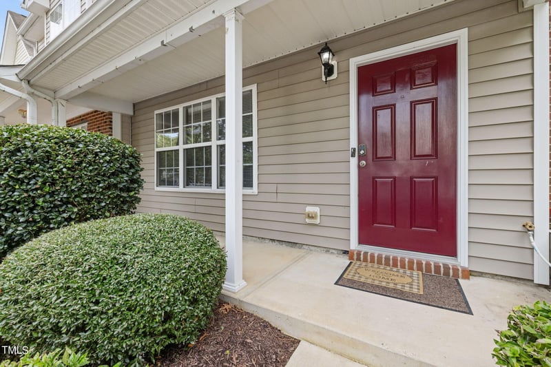 8022 River Watch Ln, Raleigh, NC 27616